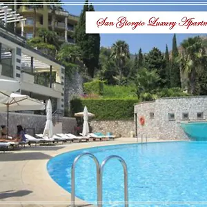 https://appartamento-renato.taorminaitalyhotels.com